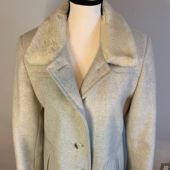 Vintage Ivory Women's Long Pea Coat Faux Fur Collar Single Breasted Lapel Size 8 - Picture 3 of 9
